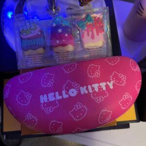 NWOT Hello Kitty Glass Case